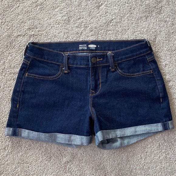 SEMI - FITTED Old Navy Women's Jean Shorts - Picture 1 of 5